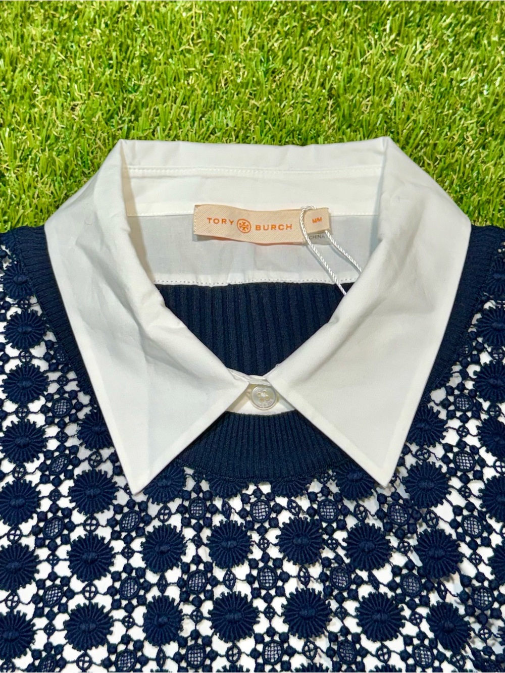 NWT Tory Burch Poplin Sleeve Pullover Shirt Women’s Size Medium Navy Blue White - Picture 7 of 15